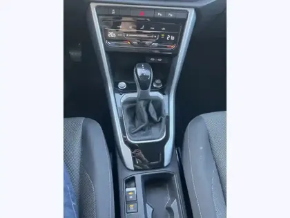 Photo 15 Volkswagen T-roc Life Plus 2.0 150 ch DSG7