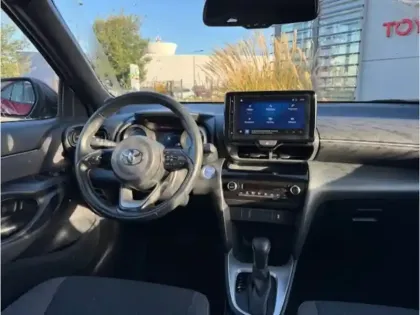 Photo 6 Toyota Yaris Hybride 1.5 116H Design MY22