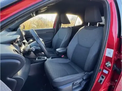 Photo 15 Toyota Yaris Hybride 1.5 116H Design MY22