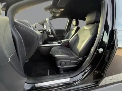 Photo 17 Mercedes Classe B 180 d AMG Line Edition 2.0 116 8G-DCT Cam recul Pa