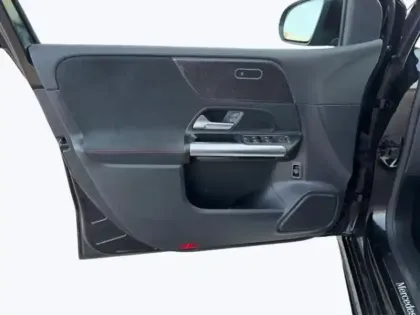 Photo 16 Mercedes Classe B 180 d AMG Line Edition 2.0 116 8G-DCT Cam recul Pa