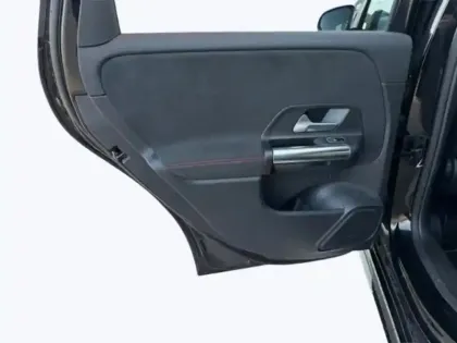 Photo 14 Mercedes Classe B 180 d AMG Line Edition 2.0 116 8G-DCT Cam recul Pa