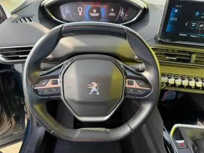 Photo 38 Peugeot 5008 1.5 Blue Hdi 130 Allure Pack Full leds GPS Caméra