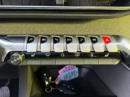 Photo 22 Peugeot 5008 1.5 Blue Hdi 130 Allure Pack Full leds GPS Caméra