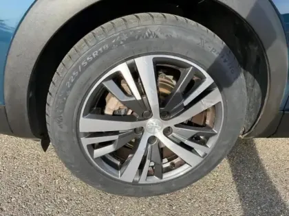 Photo 19 Peugeot 5008 1.5 Blue Hdi 130 Allure Pack Full leds GPS Caméra