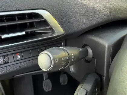 Photo 35 Peugeot 5008 1.5 Blue Hdi 130 Allure Pack Full leds GPS Caméra