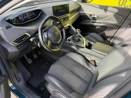 Photo 30 Peugeot 5008 1.5 Blue Hdi 130 Allure Pack Full leds GPS Caméra