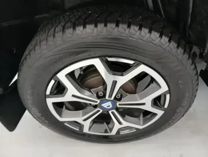 Photo 16 Dacia Duster Blue dCi 115 4x2 15 ans