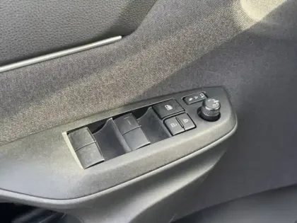 Photo 15 Toyota Yaris Hybride 1.5 HYBRID 116H DESIGN