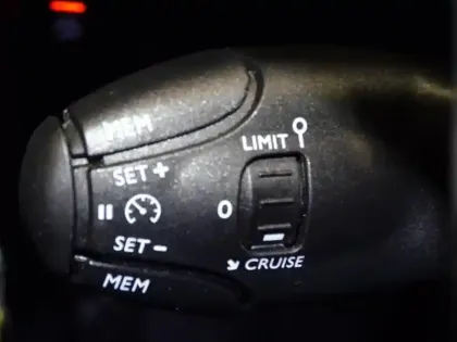 Photo 12 Peugeot 208  1.2 PureTech 100ch S&S GT 118g