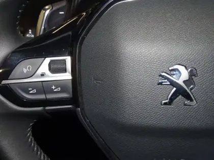 Photo 11 Peugeot 2008  1.2 PureTech 130ch S&S Allure Business EAT8