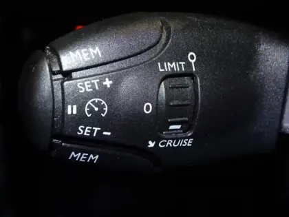 Photo 13 Peugeot 2008  1.2 PureTech 130ch S&S Allure Business EAT8