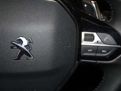 Photo 12 Peugeot 2008  1.2 PureTech 130ch S&S Allure Business EAT8