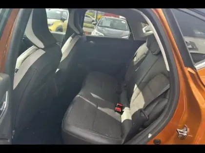 Photo 10 Renault Captur  1.3 TCe 130ch FAP Intens EDC