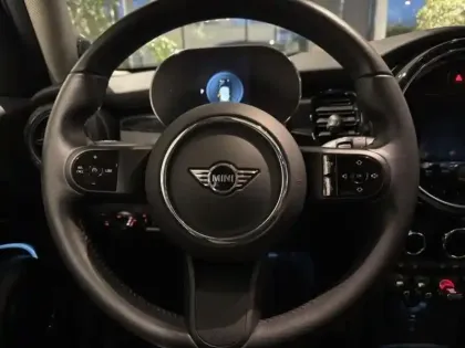 Photo 5 Mini Mini  5 Portes Cooper 136ch Edition Premium Plus BVA7