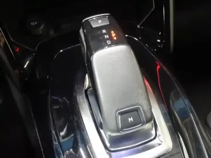 Photo 13 Peugeot 2008  1.5 BlueHDi 130ch S&S GT Line EAT8 7cv