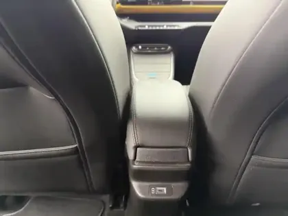 Photo 7 Jeep Avenger  Electrique 156ch 115kW 1st Edition