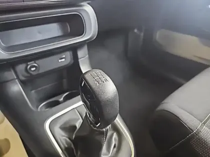 Photo 13 Citroën C3  1.2 PureTech 83ch S&S Shine