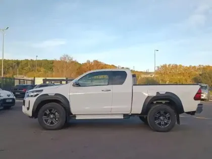 Photo 15 Toyota Hilux  2.8 D-4D 204ch X-Tra Cabine Légende 4WD BVA MY24