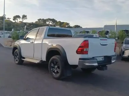 Photo 11 Toyota Hilux  2.8 D-4D 204ch X-Tra Cabine Légende 4WD BVA MY24