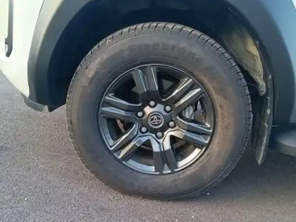 Photo 10 Toyota Hilux  2.8 D-4D 204ch X-Tra Cabine Légende 4WD BVA MY24