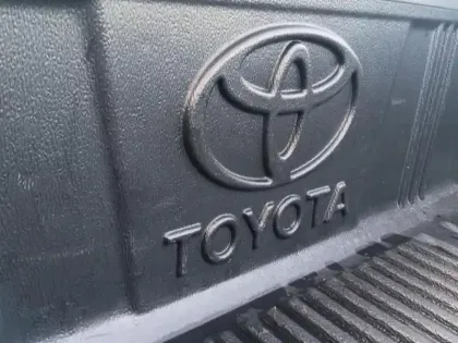 Photo 13 Toyota Hilux  2.8 D-4D 204ch X-Tra Cabine Légende 4WD BVA MY24