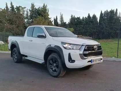 Photo 17 Toyota Hilux  2.8 D-4D 204ch X-Tra Cabine Légende 4WD BVA MY24