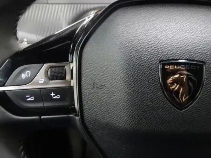 Photo 11 Peugeot 2008  1.2 PureTech 100ch S&S Allure