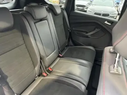 Photo 11 Ford Kuga  1.5 TDCi 120ch Stop&Start ST-Line 4x2 Euro6.2