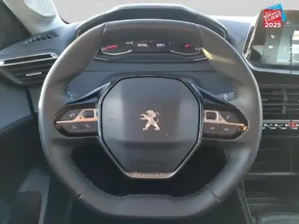 Photo 11 Peugeot 208  Affaire 1.5 BlueHDi 100 Premium GPS Radar AR Carplay