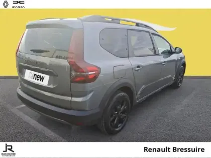 Photo 11 Dacia Jogger  1.6 hybrid 140ch Extreme 7 places -24