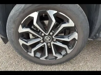 Photo 12 Toyota Yaris  Cross 130h Design ParckCargo AWD-i MC24