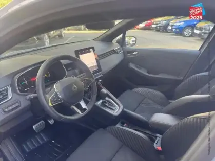 Photo 28 Renault Clio  1.6 E-Tech 145ch full hybrid esprit Alpine - 24 Camera GPS