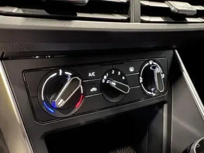 Photo 14 Volkswagen Polo  1.0 TSI 95ch VW Edition DSG7