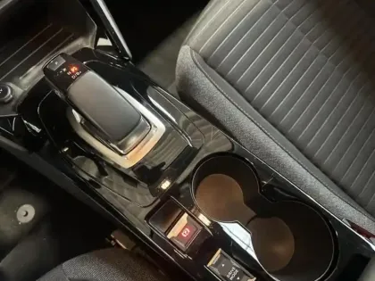 Photo 14 Peugeot 208  e- 136ch Active