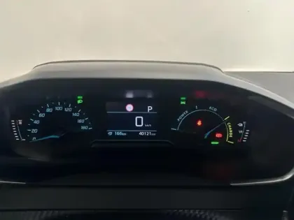 Photo 15 Peugeot 208  e- 136ch Active