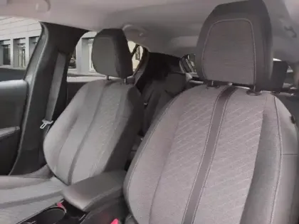 Photo 8 Peugeot 208  1.2 Hybrid 100ch Allure e-DCS6