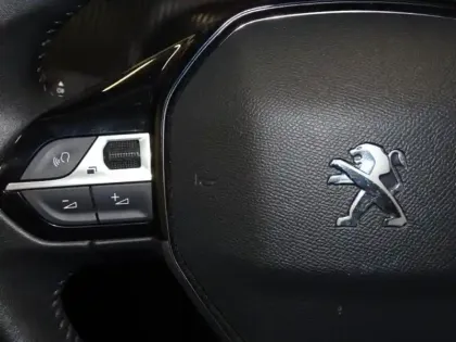 Photo 10 Peugeot 208  1.2 PureTech 75ch S&S Style