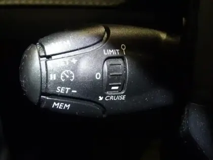 Photo 12 Peugeot 208  1.2 PureTech 75ch S&S Style