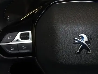 Photo 12 Peugeot 2008  e- 136ch Active