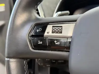 Photo 8 DS DS 7  Crossback E-TENSE 4x4 300ch Louvre