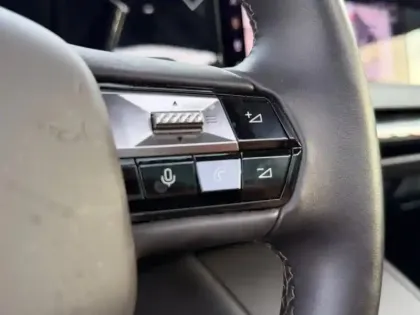 Photo 8 DS DS 4  E-TENSE 225ch Rivoli