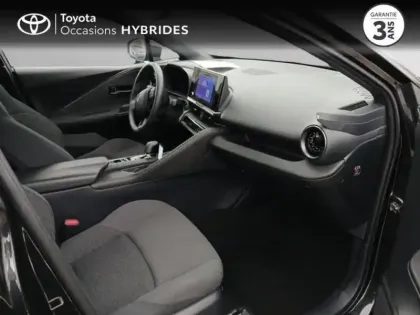 Photo 8 Toyota C-HR  1.8 Hybride 140ch Dynamic NG23