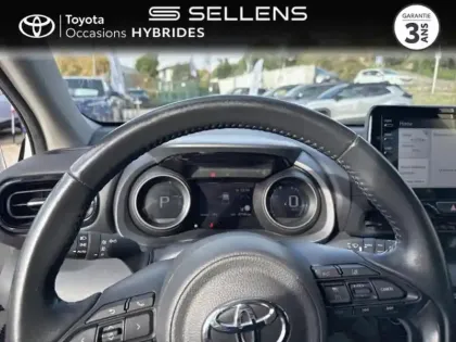 Photo 12 Toyota Yaris  116h Design 5p