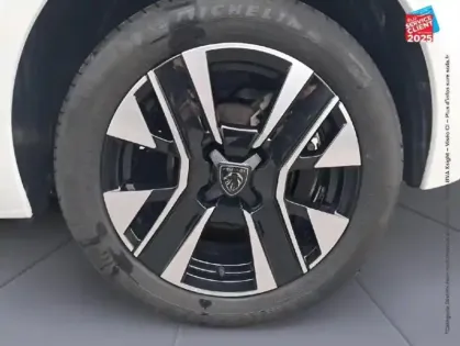 Photo 9 Peugeot 208  1.2 100ch S/S Allure Radar AV/AR Carplay