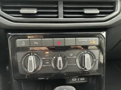 Photo 6 Volkswagen T-cross  1.0 TSI 116ch VW Edition DSG7