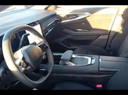 Photo 9 Renault Espace  1.2 E-Tech full hybrid 200ch esprit Alpine 7 places - 24