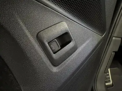 Photo 13 Volkswagen Tiguan  2.0 TDI 150ch R-Line Exclusive DSG7