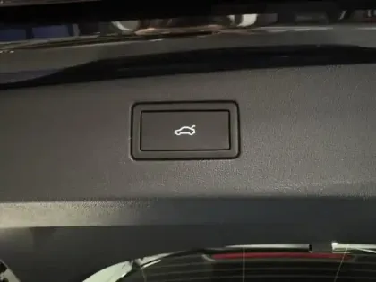 Photo 6 Volkswagen Tiguan  2.0 TDI 150ch R-Line Exclusive DSG7