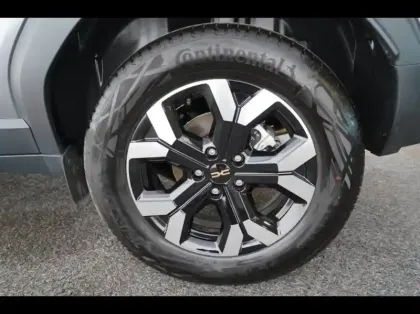 Photo 10 Dacia Duster  1.6 hybrid 140ch Extreme